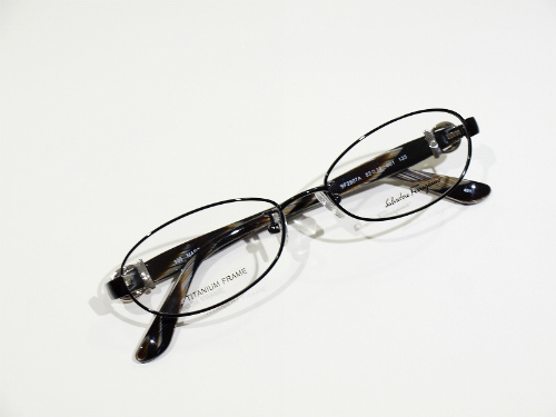 神戸のメガネ　さんプラザコンタクトレンズ　メガネ店　フェラガモのメガネ
