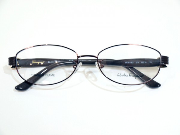 こうべの眼鏡　さんプラザコンタクトレンズ メガネ店　フェラガモのメガネ