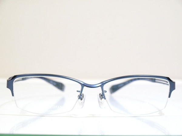 神戸のメガネ　さんプラザコンタクトレンズ　メガネ店　ラインアートのメガネ