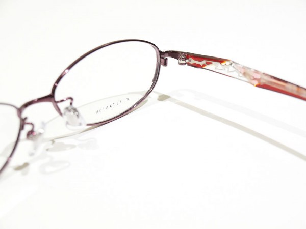 神戸の眼鏡　さんプラザコンタクトレンズ メガネ店　vividmoon（ヴィヴィッドムーン）のメガネ