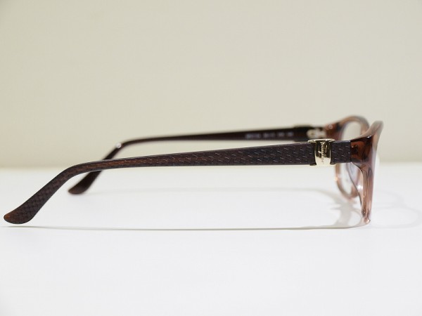神戸のメガネ　さんプラザコンタクトレンズ メガネ店　フェラガモのメガネ