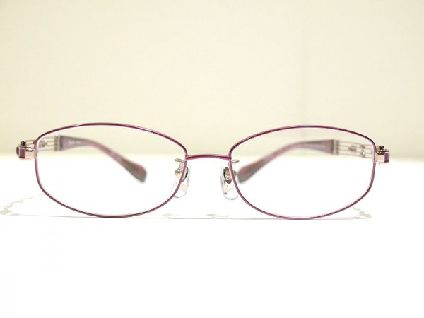 コウベのメガネ　神戸三宮　さんプラザコンタクトレンズメガネ店　ラインアートのメガネ